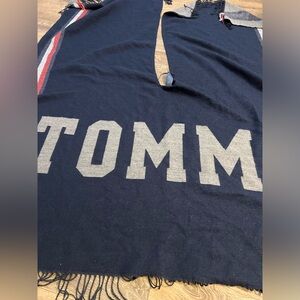 NWOT - Tommy Hilfiger Poncho Wrap, Cape Size: OS LOGO SPELL OUT